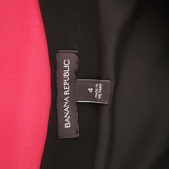 Black Banana Republic Skirt with Front Ruffle - Picture 5 of 7